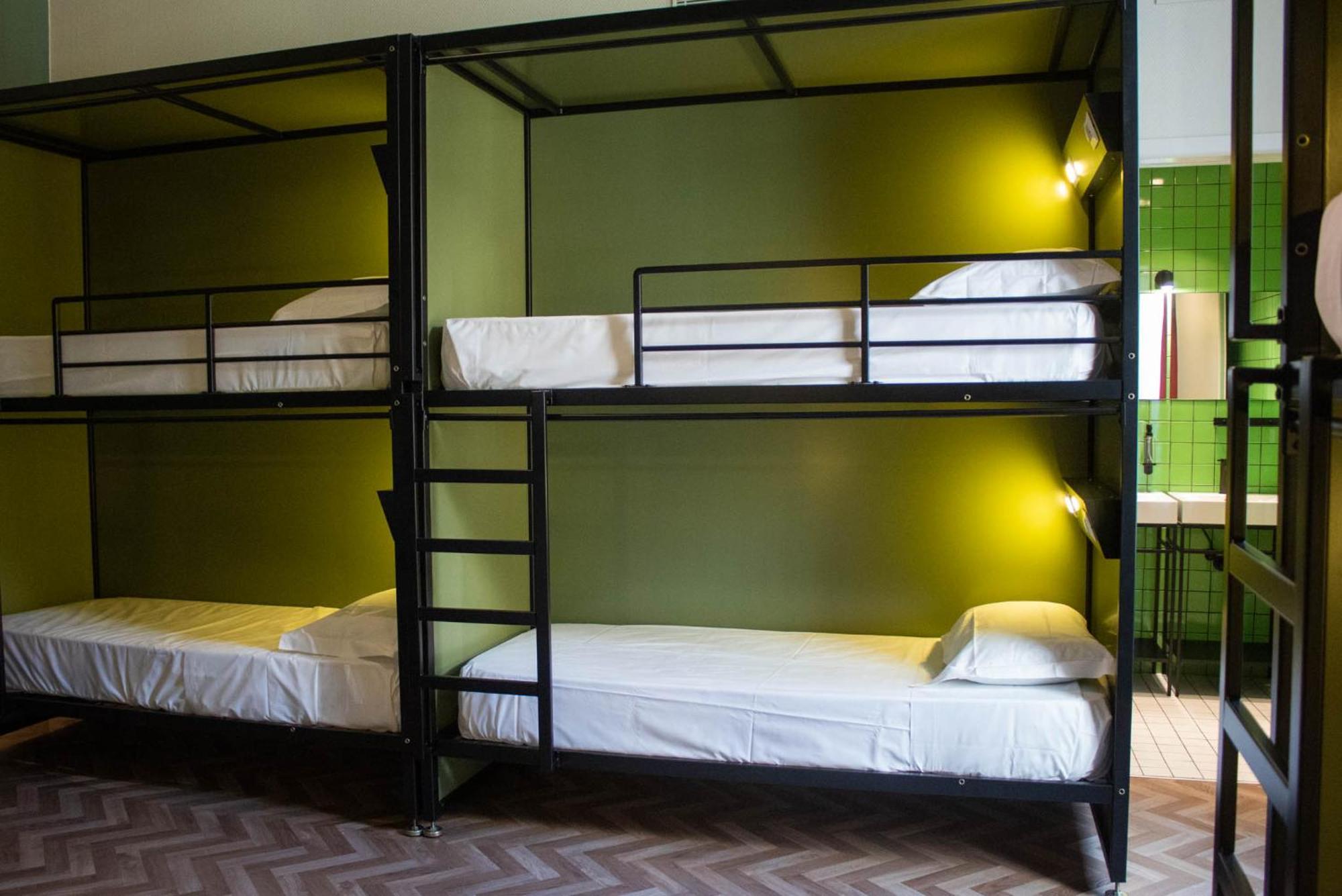 Hostel Yellowsquare *